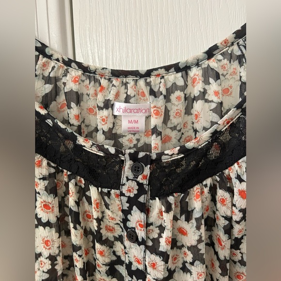 NWT Xhilaration Tie Front Floral Peasant Button Down Top. Size Medium. - Picture 2 of 11